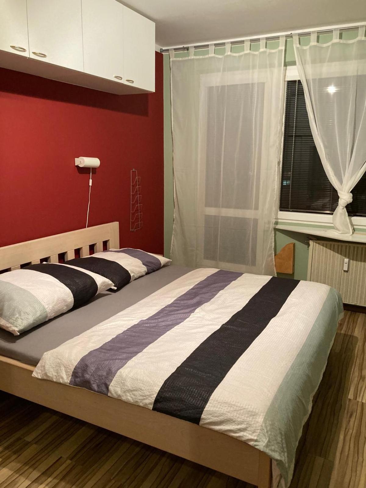 Apartman Hodonin 7 7 7 2 3 4 1 9 4 ภายนอก รูปภาพ